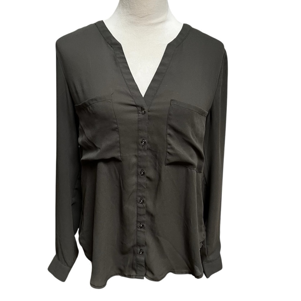 Forever 21 Women’s Medium Olive Green Button Down Shirt Front Pockets Roll Tabs